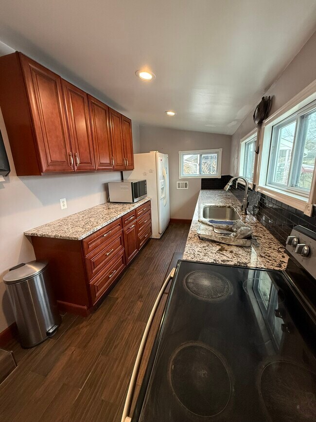 Foto del edificio - 118 Neshaminy Rd