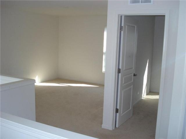 Foto del edificio - 784 Pointe Dr