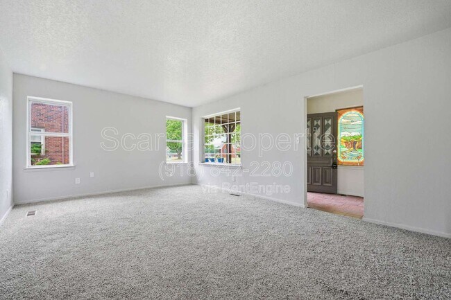Foto del edificio - 1109 S Ellison Ave