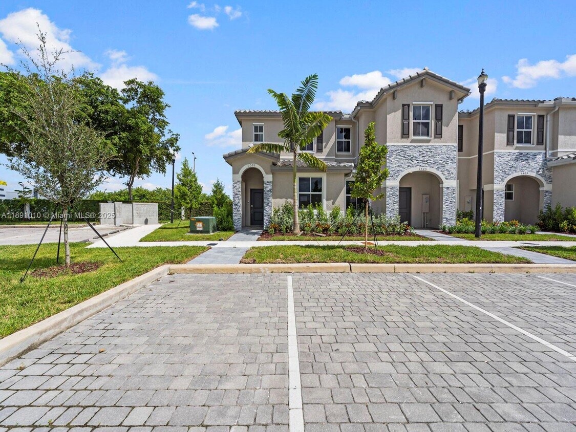 Foto principal - 1505 SE 27th Rd