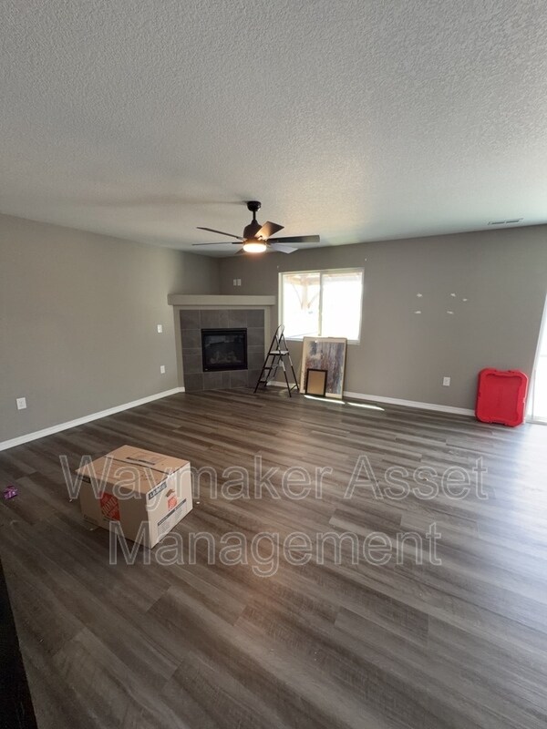 Building Photo - 8353 Graphite Dr