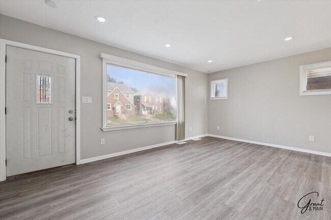 Foto del edificio - $1350 3 bedroom