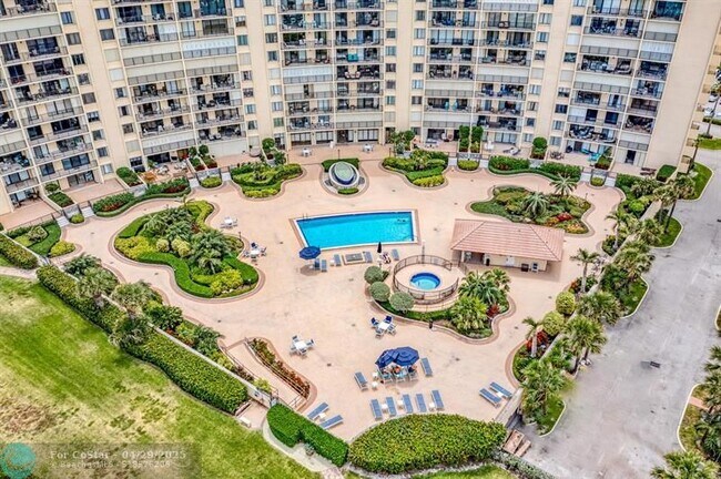 Foto del edificio - 300 Ocean Trail Way