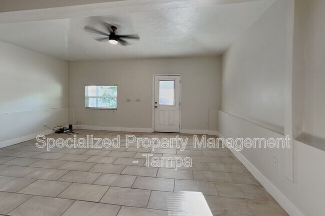 Foto del edificio - 3801 1/2 W Palmira Ave