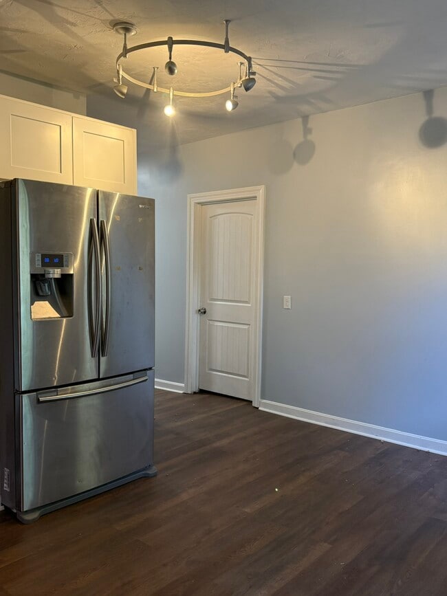 KITCHEN - 461 Aiken Ave
