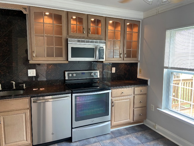 Photo - 6165 Green Hollow Ct (West Springfield, VA) Townhome