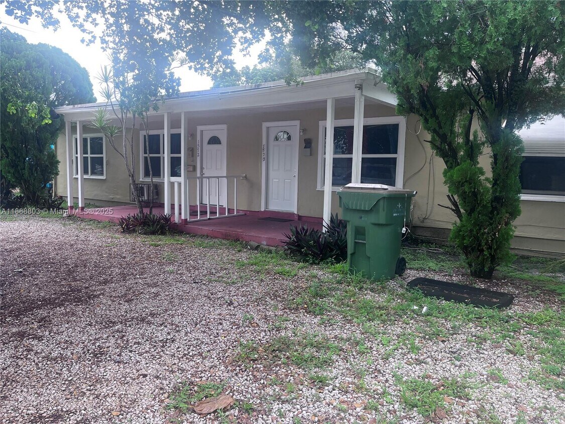 Foto principal - 1572 NE 135th St