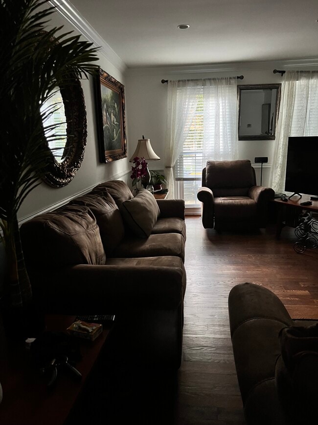 Building Photo - 9446 Cloverdale Ct