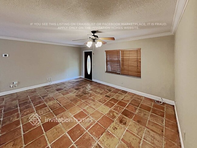 Building Photo - 4885 Alfresco St