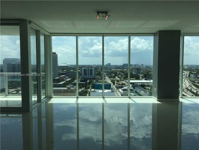 Foto del edificio - 1040 Biscayne Blvd
