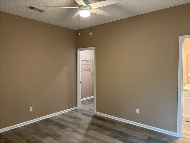 Building Photo - 3424 Hardee Ave