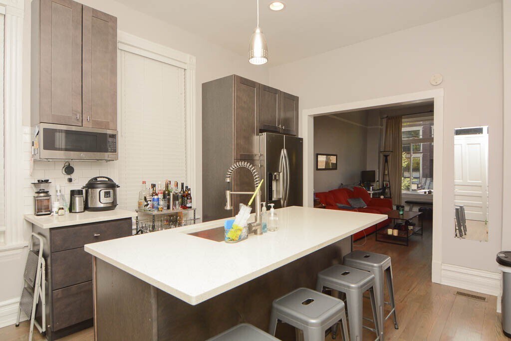 Foto principal - 949 N Winchester Ave