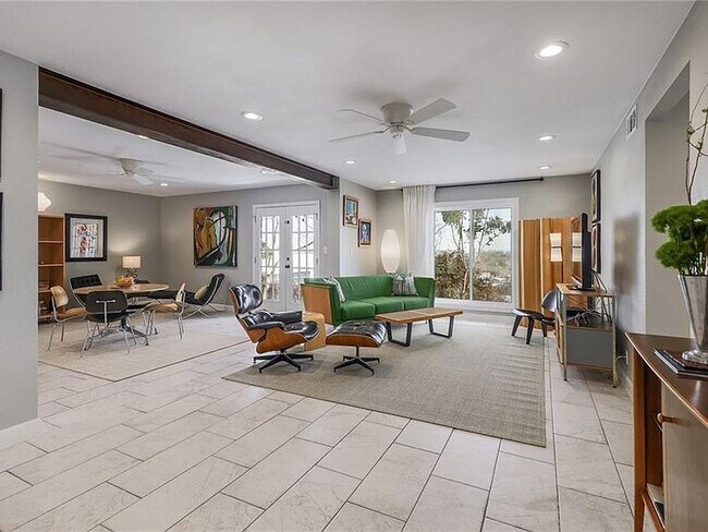 Building Photo - 6501 E Hill Dr