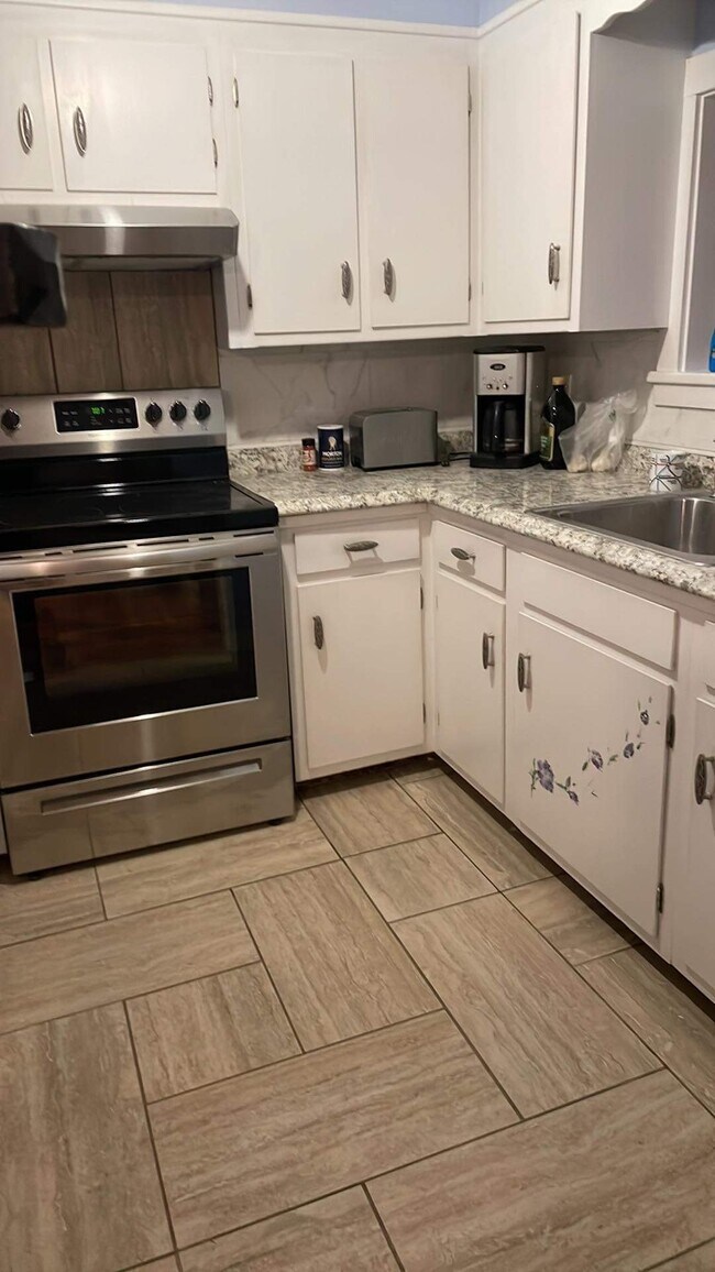 Foto del edificio - 259 River St Ext