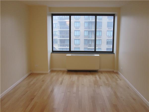 Building Photo - 1441 3rd Ave