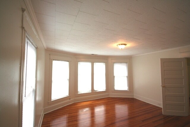 Foto del edificio - 1005 N Buchanan Blvd