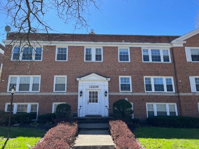 Foto del edificio - 13200 Fairhill Rd