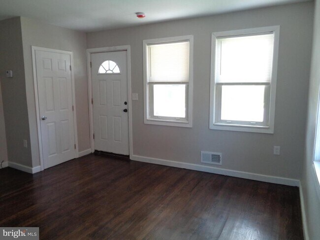 Foto del edificio - 7150 Eastbrook Ave