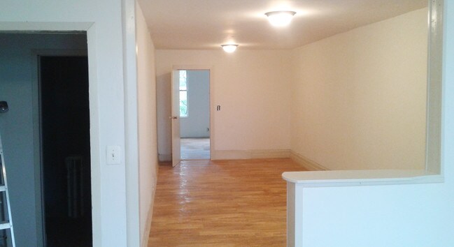 Foto del edificio - 736 E 133rd St