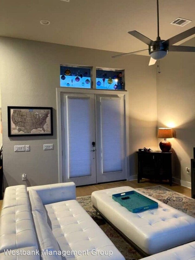 Primary Photo - 3 br, 2.5 bath House - 6221 Toscana Ave