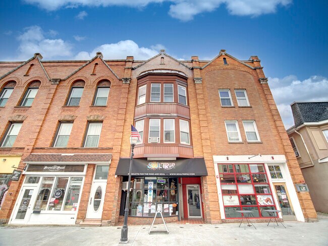 Building Photo - 26 Division St