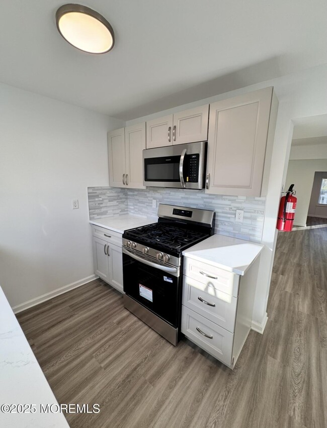 Foto del edificio - 83 Bayside Pkwy