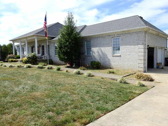 Building Photo - 56 Meadowridge Drive