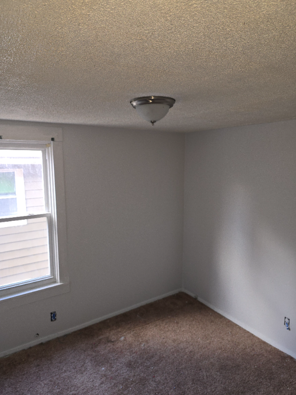Building Photo - 8103 Whitethorn Ave