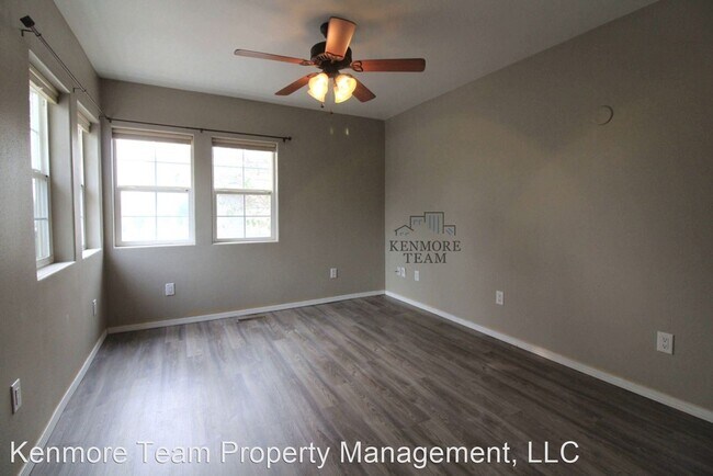 Building Photo - 3 br, 2 bath House - 1315 W. Irving St.