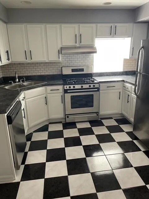 Foto del edificio - 2440 N St Louis Ave