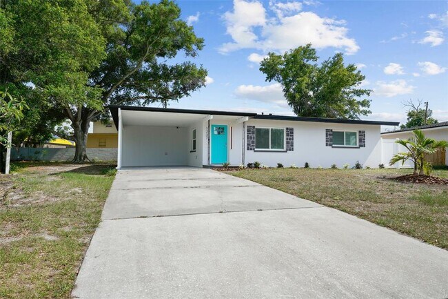 Foto del edificio - 1237 Little John Ln