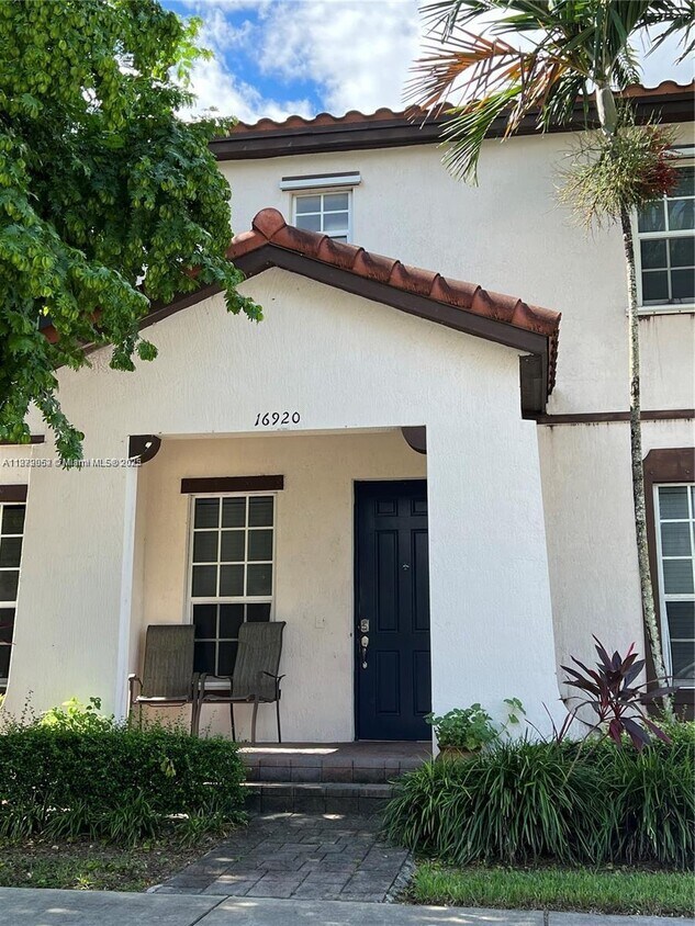 Foto principal - 16920 SW 95th St