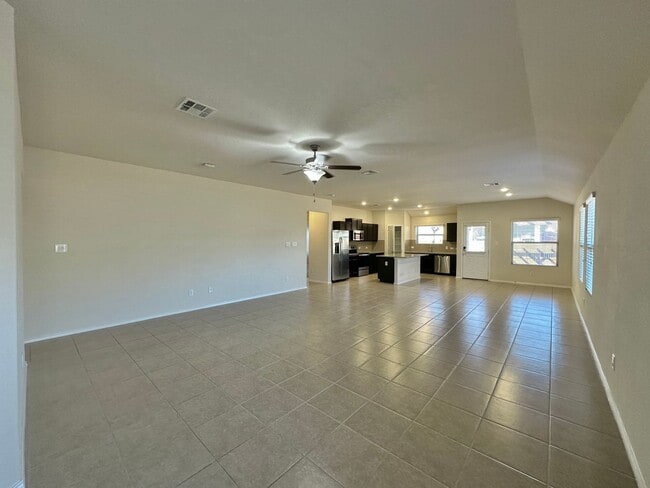Building Photo - Viewable Now!