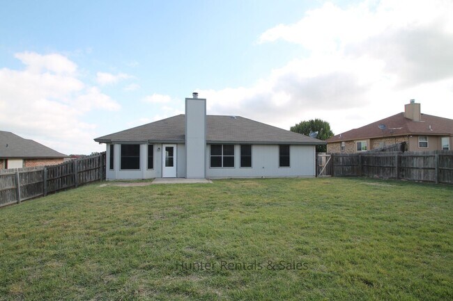 Building Photo - Awesome Three-Bedroom Across From Maxdale ...