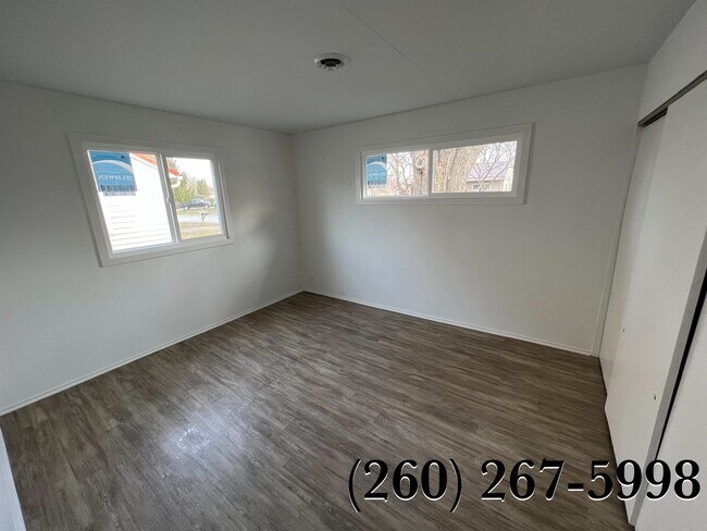 Building Photo - 916 W Circle Dr