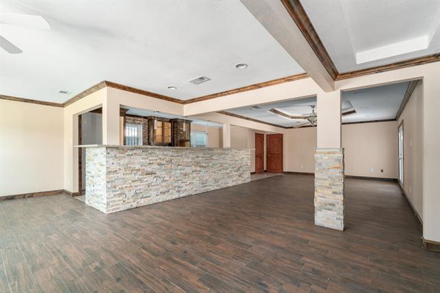 Building Photo - 6907 Thornwood Dr