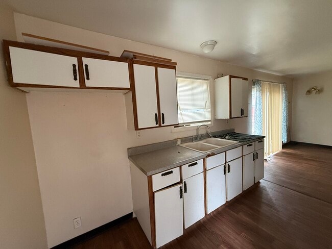 Foto del edificio - 6113 Natchez Dr