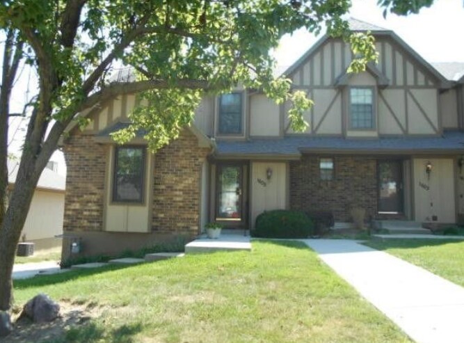 Primary Photo - 1605 Buckingham St