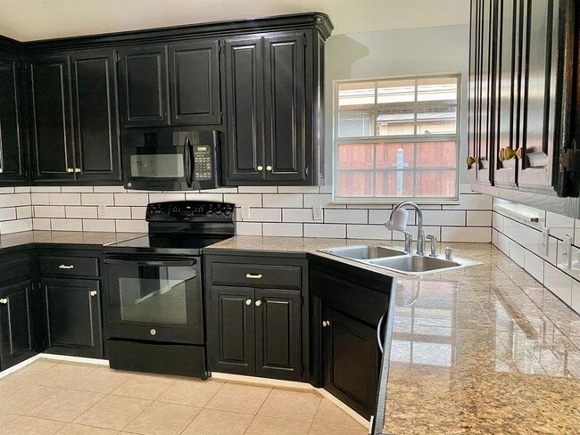 Building Photo - 4805 Stag Horn Dr