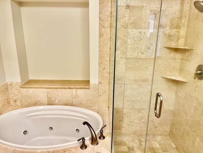 Bath - 998 Stanford Ave