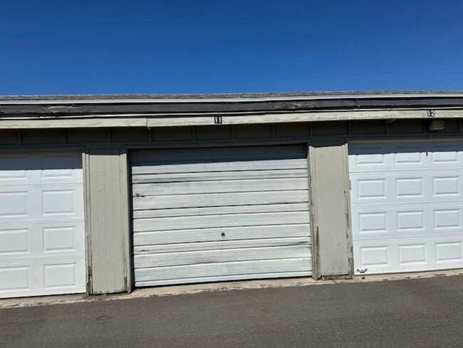 Building Photo - 2182 W 5600 S