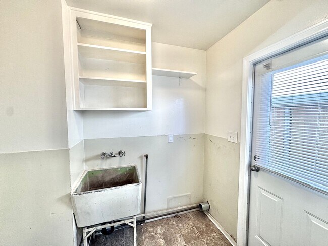 Foto del edificio - 4322-4324 Temecula Street