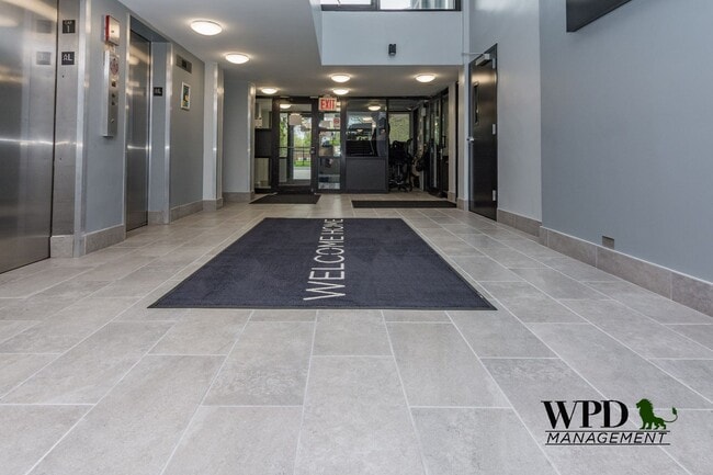 Foto del edificio - 6521 S Lowe Ave