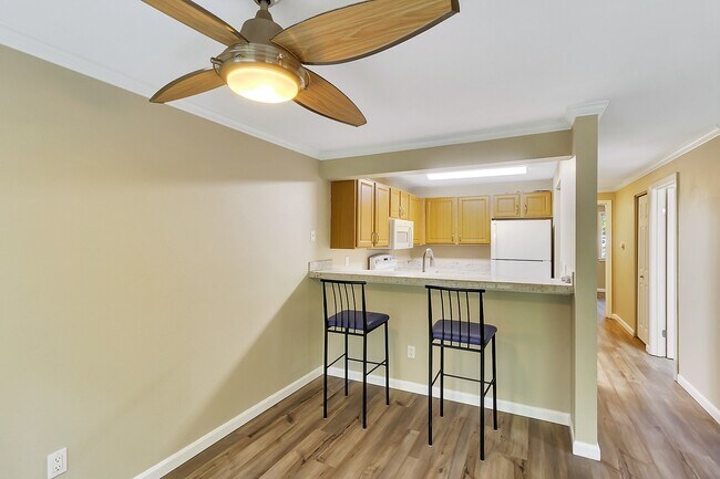 Building Photo - 10026 NE 127th Pl