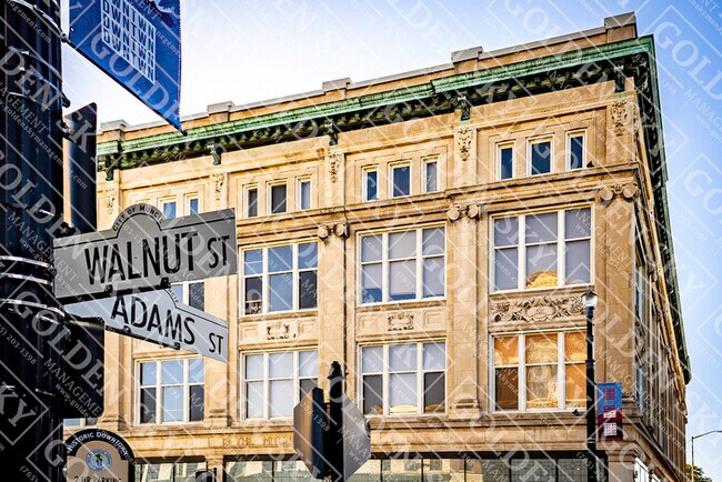 Foto del edificio - 301 S Walnut St