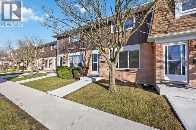 Building Photo - 82 Finch Dr