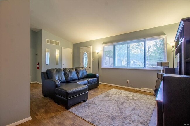 Building Photo - Kirkwood Split Level on a Cul-de-sac! Avai...