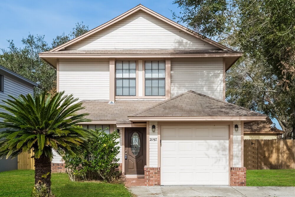 Primary Photo - 2197 Grasmere Dr