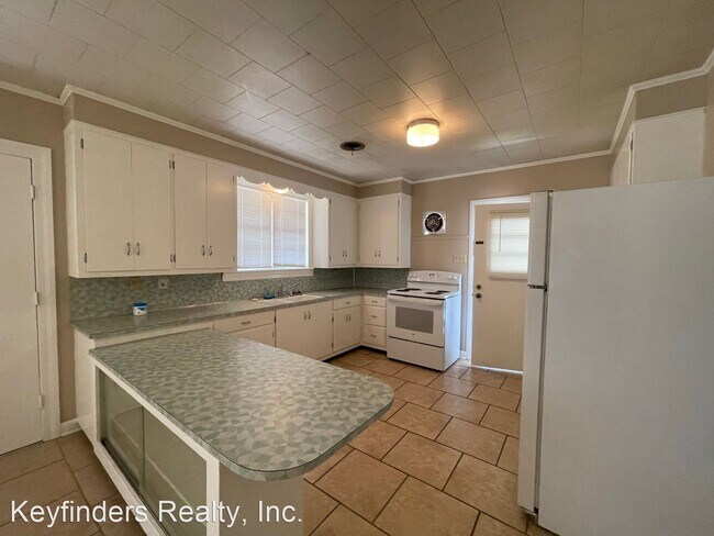Building Photo - 2 br, 1 bath House - 610 Avenue G