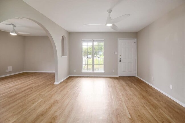 Building Photo - 3103 Steck Ave